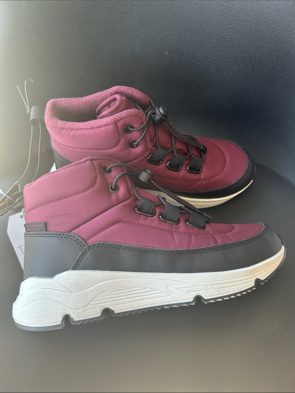 NWT 🆕 Time and Tru Women’s Mid-Top Winter Boots in Burgundy, Black and White
